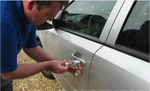 فتح اقفال السيارات