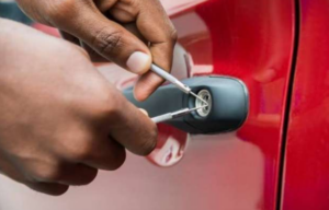 فتح سيارات مقفلة بالكويت